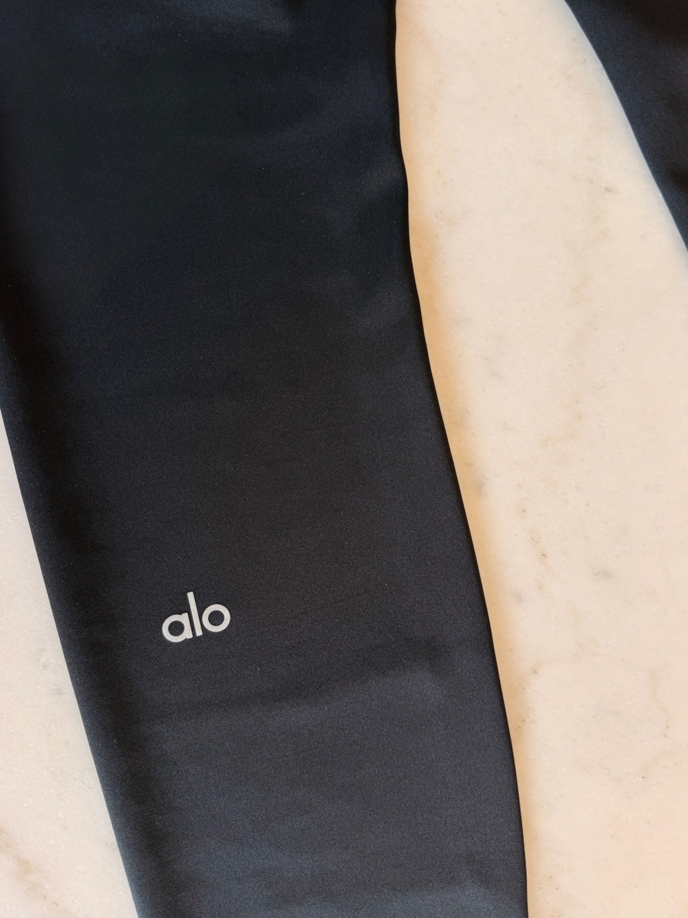 ALO Black Yoga Performance Leggings - Picture 5 of 5